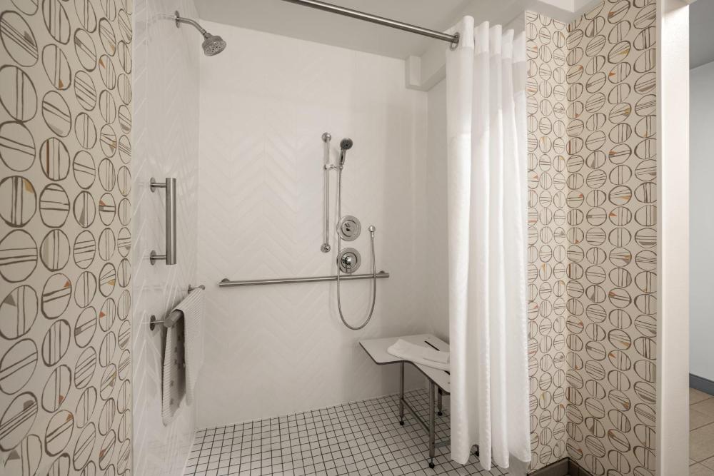 Standard Queen Room interior
